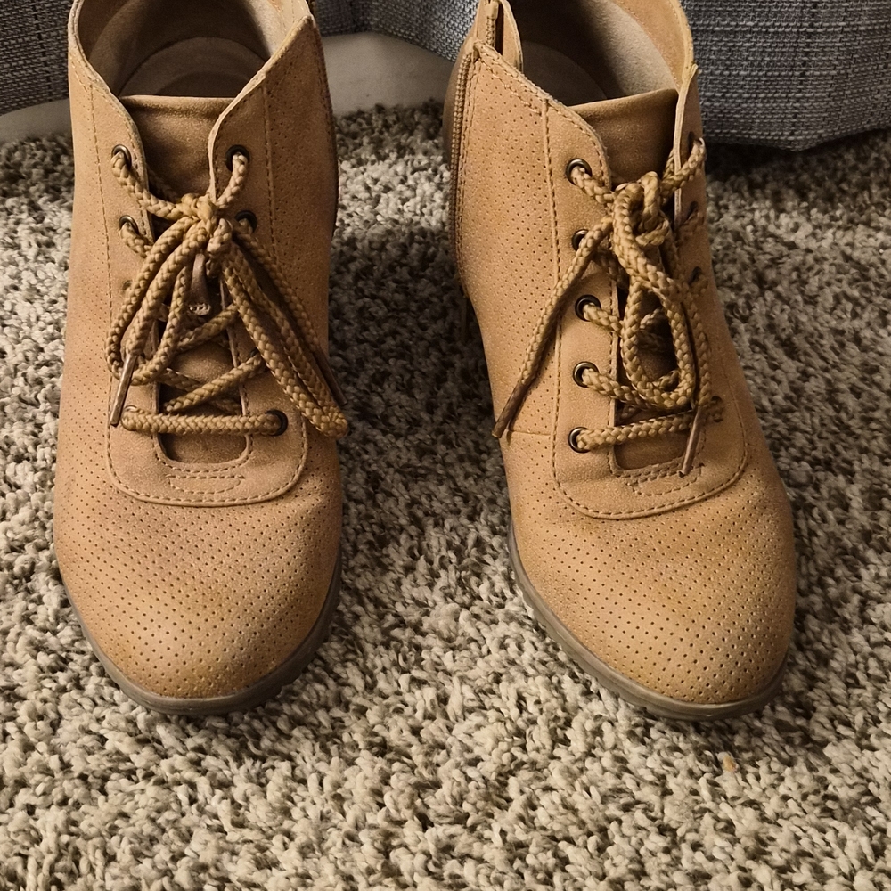 SOUL Naturalizer Tan Heeled Boots